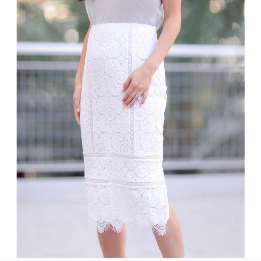 Banana Republic White Lace Skirt